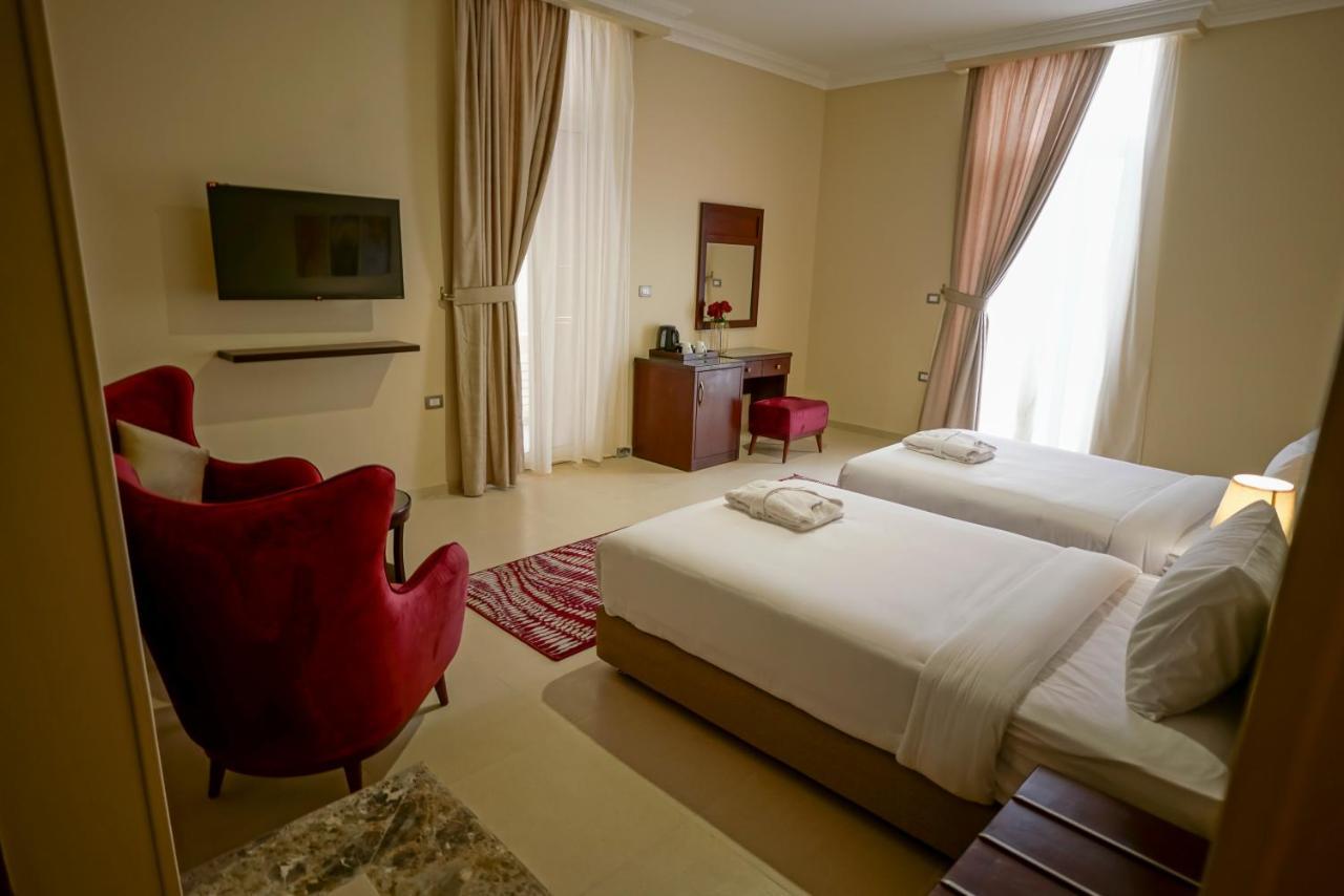 Savoy Hotel Elminya Ngoại thất bức ảnh